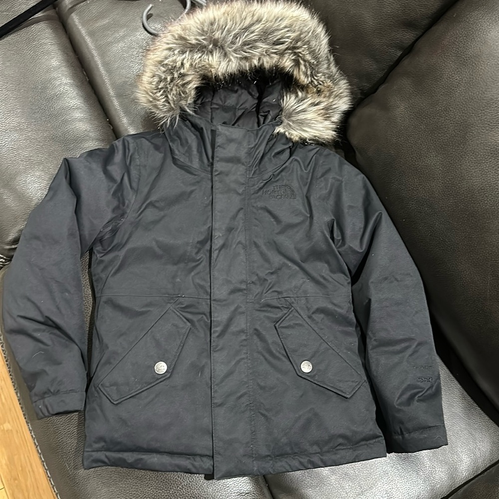 The North Face 550 fur hood kids XXS (5) black.